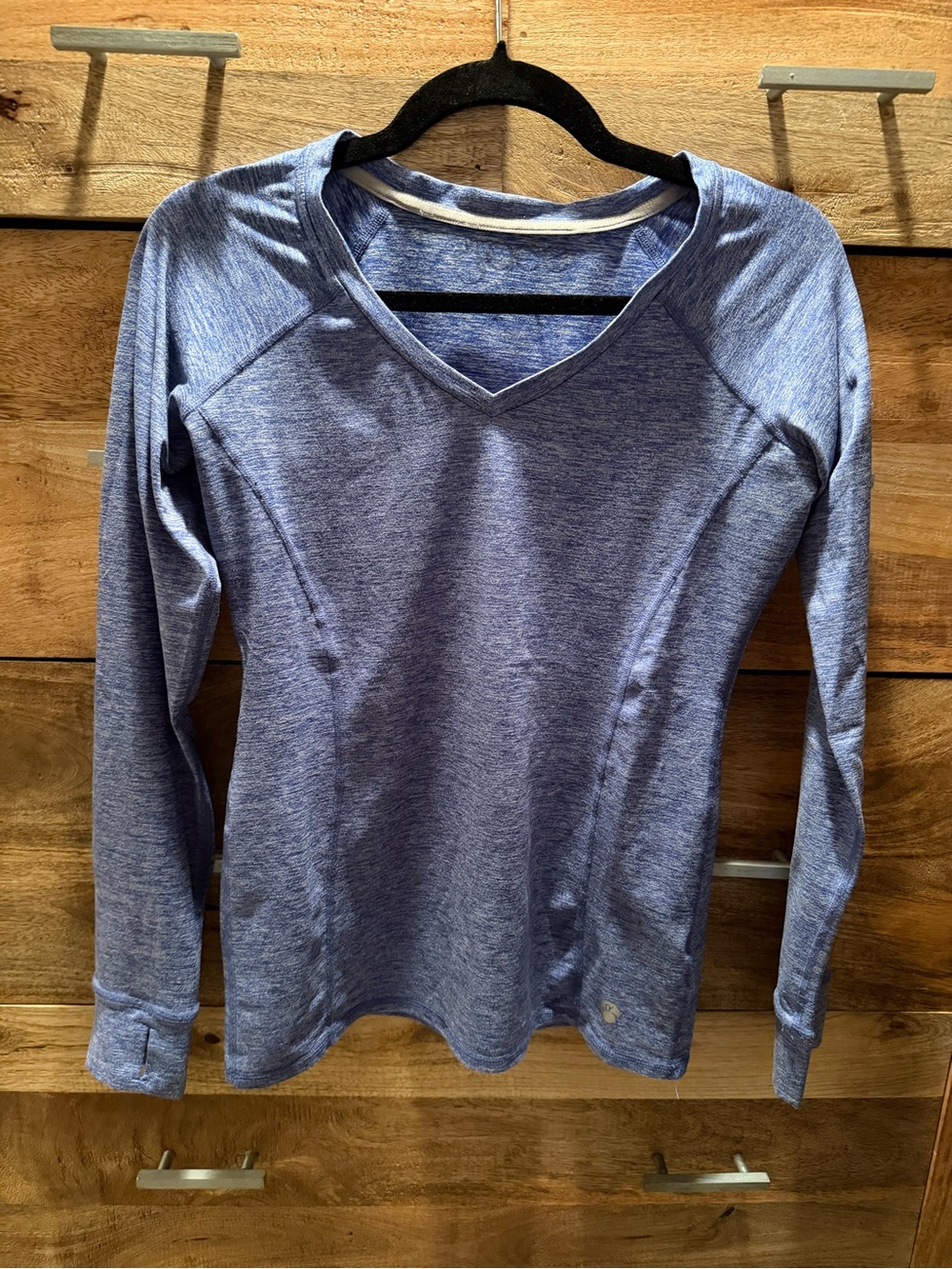 Women's Long-Sleeve V-Neck Performance Top in Heather Blue